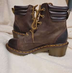 NWOT Dr. Martens Lace Up Boots Brown Size 8